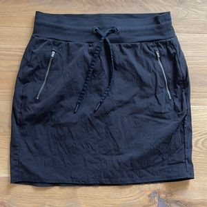 Athleta  black skirt 4Tall